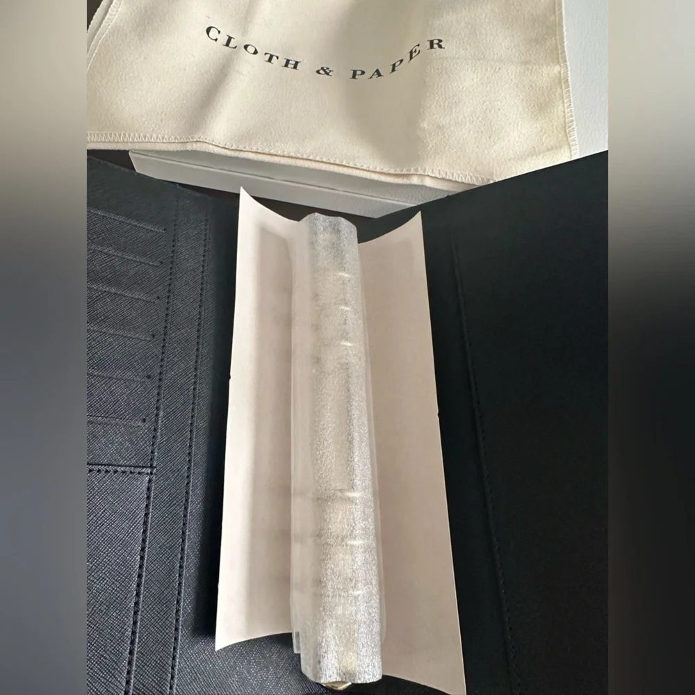 Cloth and Paper Contoured A5 6 Ring Planner - Picture 4 of 11